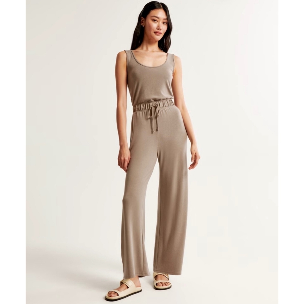 Abercrombie & Fitch Taupe Grey     Scoopneck Wide Leg Lounge Jumpsuit - Size XL